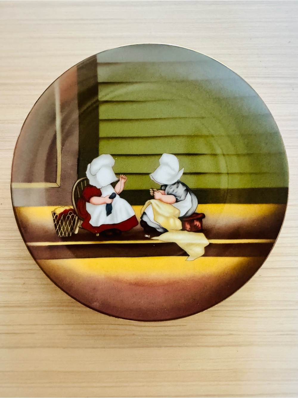 Royal Bayreuth Vintage 7” Porcelain Plate Sunbonnet Babies Wednesday Mending